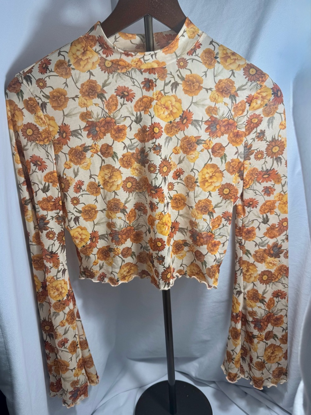 SHEIN Yellow & Orange Floral Mock Neck Crop Top— women’s medium, never worn
